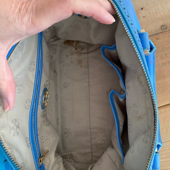 Tory Burch - Cornflower blue handbag. Beautiful color. Used condition. - Picture 6 of 10